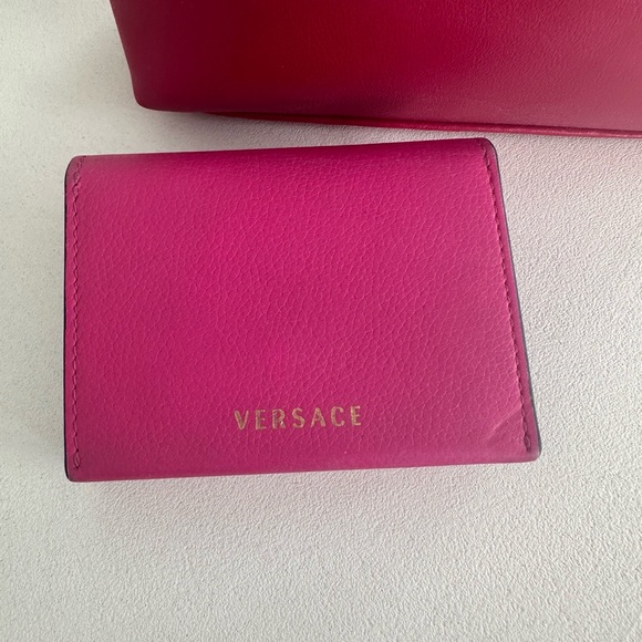 Versace Pink Women's Wallet and Toiletry Bag Set - Picture 5 of 5
